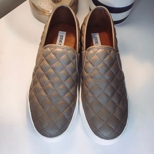 Steve Madden quilted shoes